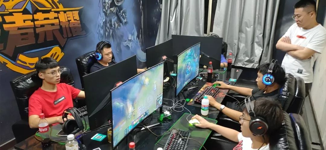 下巴前探 下巴前探